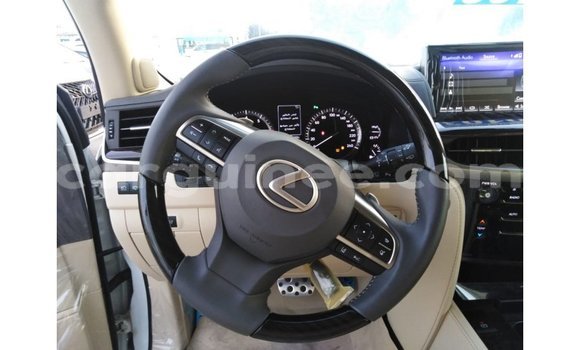 Acheter Import Voiture Lexus LX Blanc à Import - Dubai, Conakry Acheter Import Voiture Lexus LX Blanc à Import - Dubai, Conakry