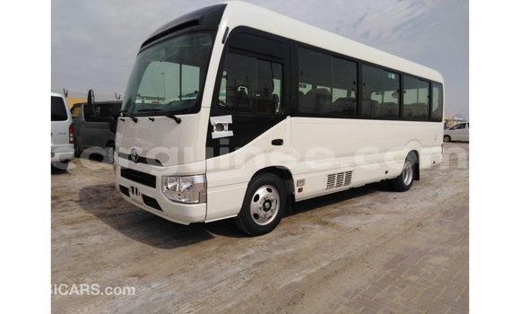 Acheter Import Voiture Toyota Coaster Blanc à Import - Dubai, Conakry Acheter Import Voiture Toyota Coaster Blanc à Import - Dubai, Conakry