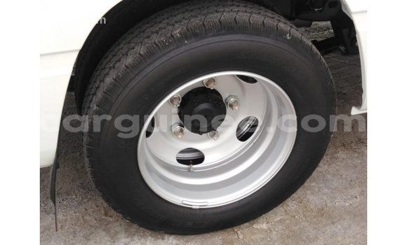 Acheter Import Voiture Toyota Coaster Blanc à Import - Dubai, Conakry Acheter Import Voiture Toyota Coaster Blanc à Import - Dubai, Conakry