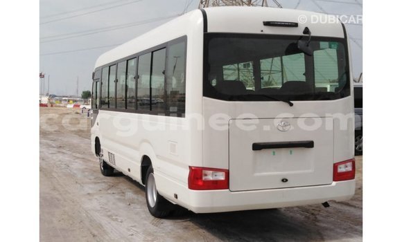 Acheter Import Voiture Toyota Coaster Blanc à Import - Dubai, Conakry Acheter Import Voiture Toyota Coaster Blanc à Import - Dubai, Conakry