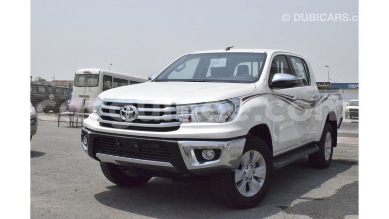 Big with watermark toyota hilux conakry import dubai 4400