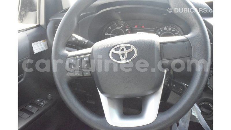 Big with watermark toyota hilux conakry import dubai 4401