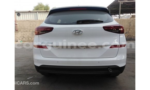 Buy Import Hyundai Tucson White Car in Import - Dubai in Conakry Buy Import Hyundai Tucson White Car in Import - Dubai in Conakry