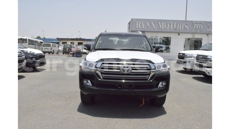 Big with watermark toyota land cruiser conakry import dubai 4426