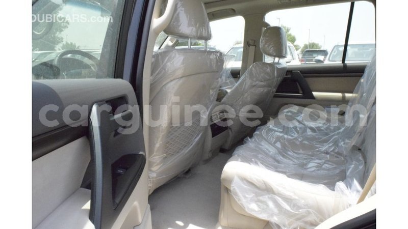 Big with watermark toyota land cruiser conakry import dubai 4426