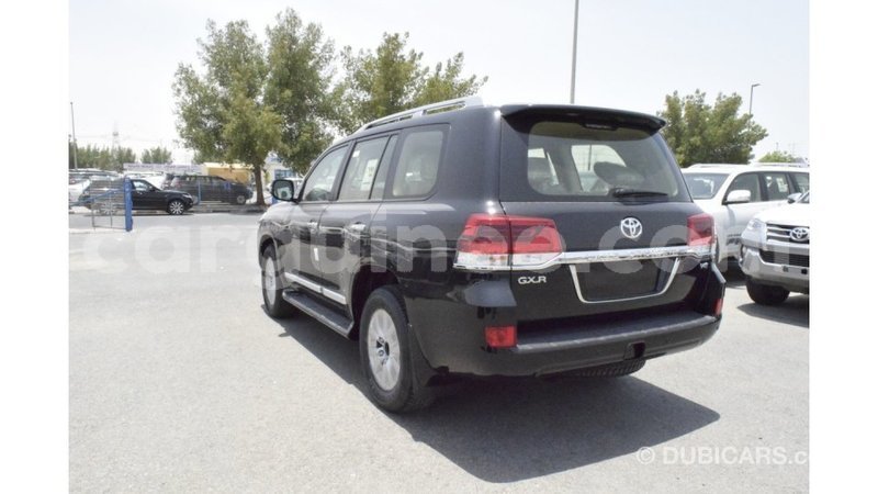 Big with watermark toyota land cruiser conakry import dubai 4426