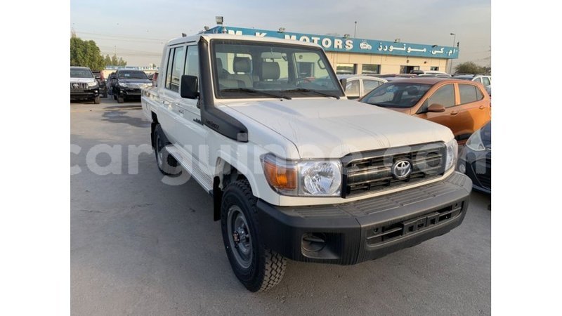 Big with watermark toyota land cruiser conakry import dubai 4432