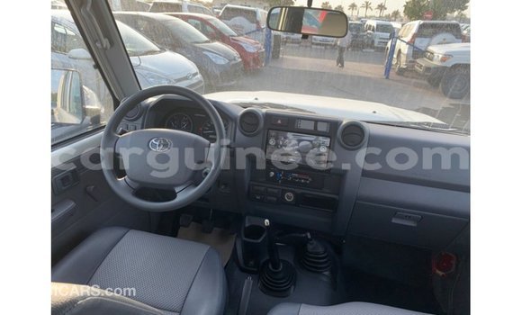Buy Import Toyota Land Cruiser White Car in Import - Dubai in Conakry Buy Import Toyota Land Cruiser White Car in Import - Dubai in Conakry