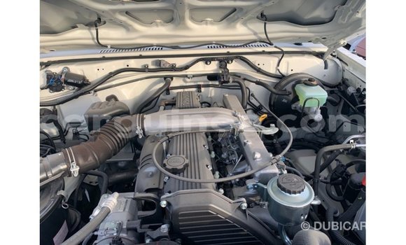 Buy Import Toyota Land Cruiser White Car in Import - Dubai in Conakry Buy Import Toyota Land Cruiser White Car in Import - Dubai in Conakry