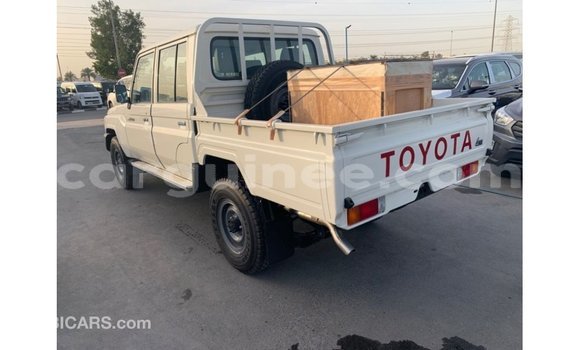 Buy Import Toyota Land Cruiser White Car in Import - Dubai in Conakry Buy Import Toyota Land Cruiser White Car in Import - Dubai in Conakry