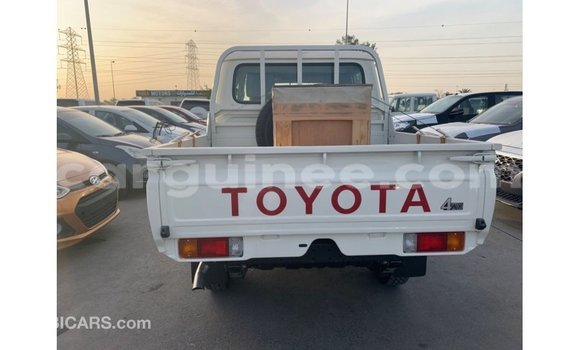 Buy Import Toyota Land Cruiser White Car in Import - Dubai in Conakry Buy Import Toyota Land Cruiser White Car in Import - Dubai in Conakry