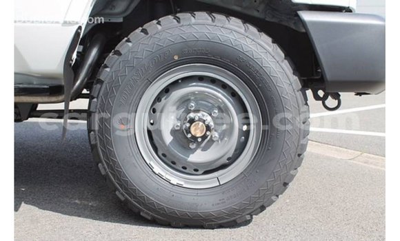Buy Import Toyota Land Cruiser White Car in Import - Dubai in Conakry Buy Import Toyota Land Cruiser White Car in Import - Dubai in Conakry