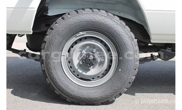 Buy Import Toyota Land Cruiser White Car in Import - Dubai in Conakry Buy Import Toyota Land Cruiser White Car in Import - Dubai in Conakry