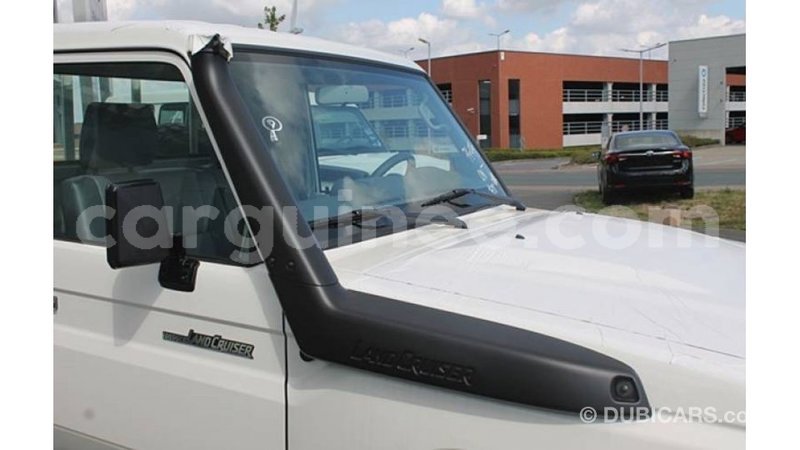 Big with watermark toyota land cruiser conakry import dubai 4449