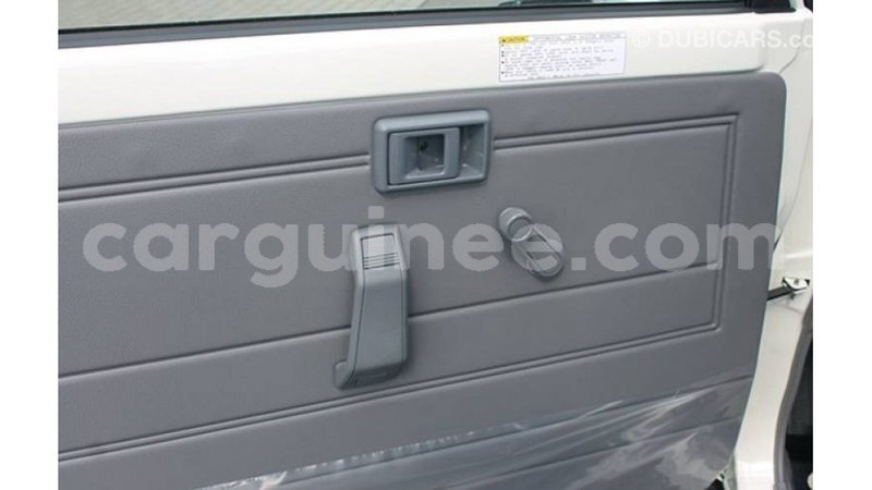 Big with watermark toyota land cruiser conakry import dubai 4449