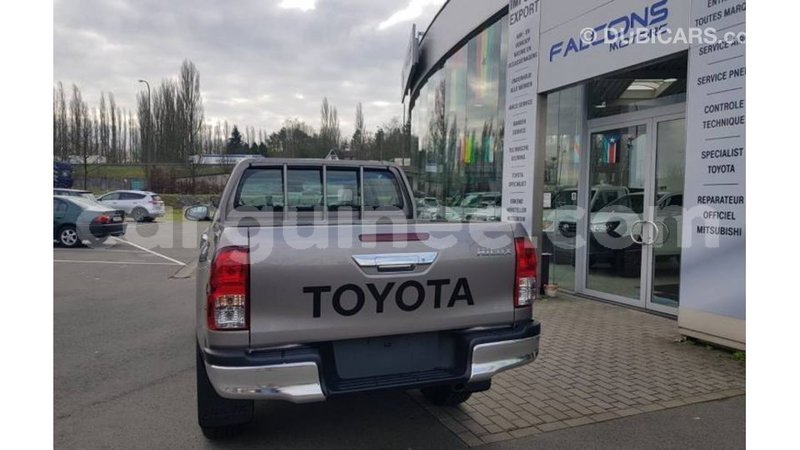 Big with watermark toyota hilux conakry import dubai 4451