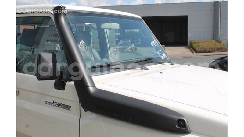 Big with watermark toyota land cruiser conakry import dubai 4453