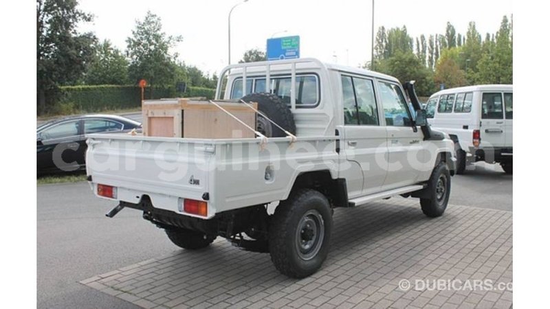 Big with watermark toyota land cruiser conakry import dubai 4453