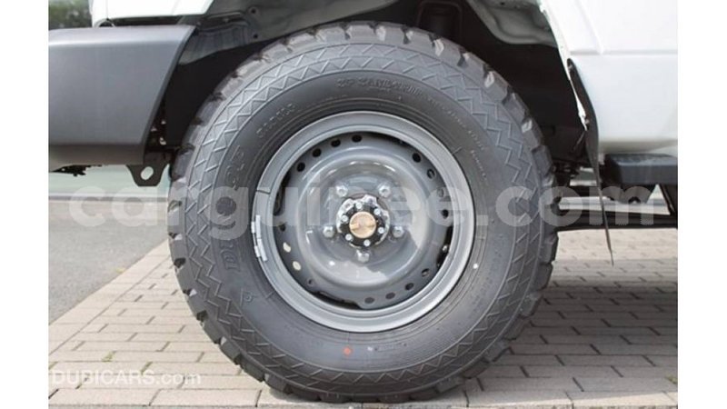 Big with watermark toyota land cruiser conakry import dubai 4453