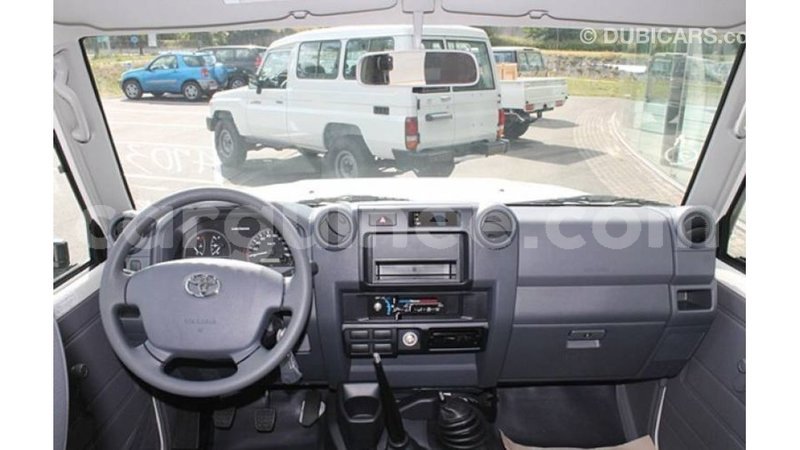 Big with watermark toyota land cruiser conakry import dubai 4453