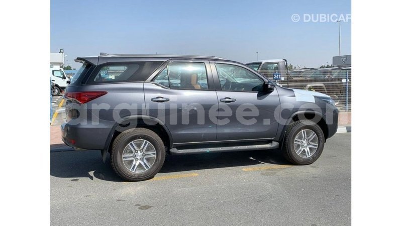 Big with watermark toyota fortuner conakry import dubai 4455