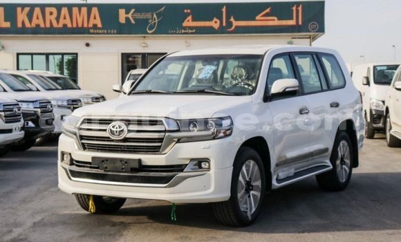 Buy Import Toyota Land Cruiser White Car in Import - Dubai in Conakry Buy Import Toyota Land Cruiser White Car in Import - Dubai in Conakry