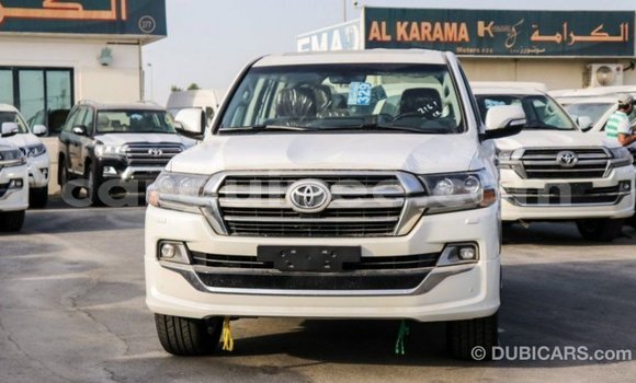 Buy Import Toyota Land Cruiser White Car in Import - Dubai in Conakry Buy Import Toyota Land Cruiser White Car in Import - Dubai in Conakry