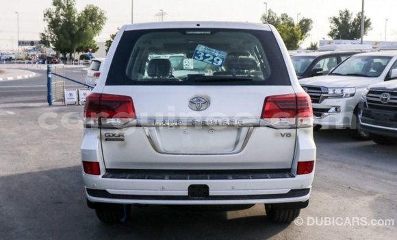 Buy Import Toyota Land Cruiser White Car in Import - Dubai in Conakry Buy Import Toyota Land Cruiser White Car in Import - Dubai in Conakry