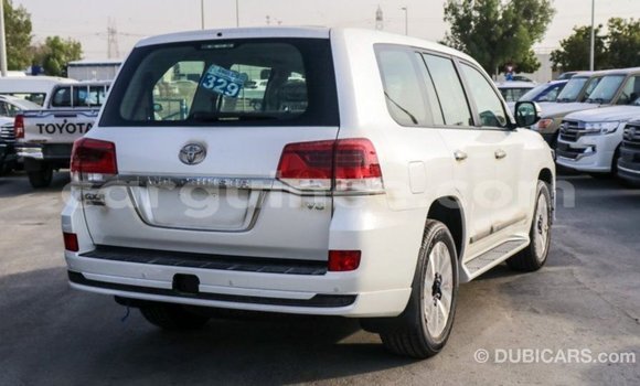 Buy Import Toyota Land Cruiser White Car in Import - Dubai in Conakry Buy Import Toyota Land Cruiser White Car in Import - Dubai in Conakry