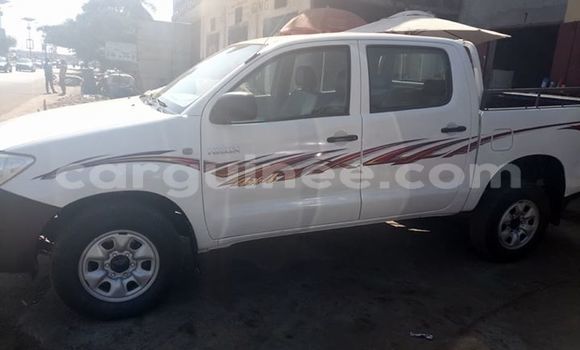 Acheter Occasion Voiture Toyota Hilux Blanc à Matoto au Conakry Acheter Occasion Voiture Toyota Hilux Blanc à Matoto au Conakry