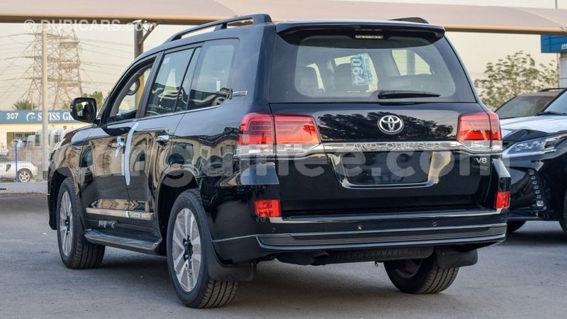 Big with watermark toyota land cruiser conakry import dubai 4472