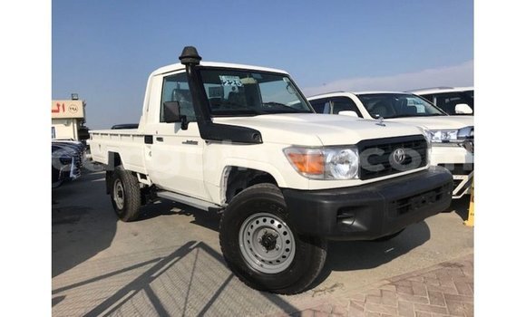 Acheter Import Voiture Toyota Land Cruiser Blanc à Import - Dubai, Conakry Acheter Import Voiture Toyota Land Cruiser Blanc à Import - Dubai, Conakry