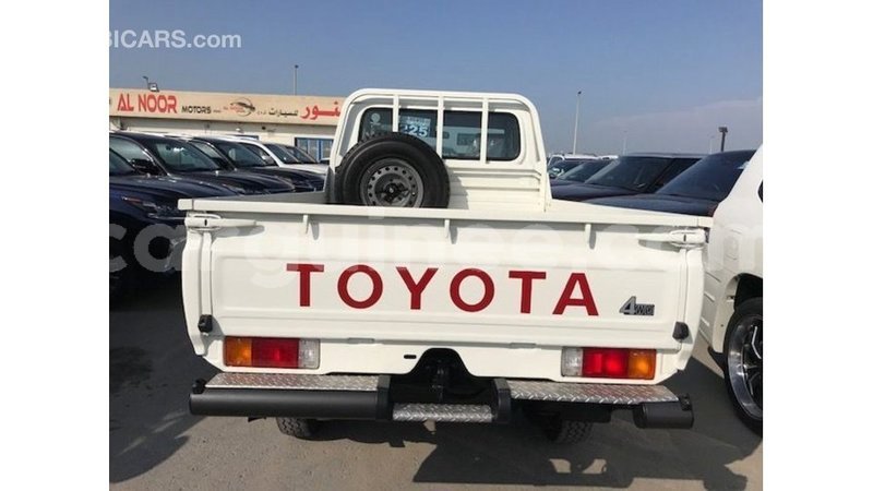 Big with watermark toyota land cruiser conakry import dubai 4477