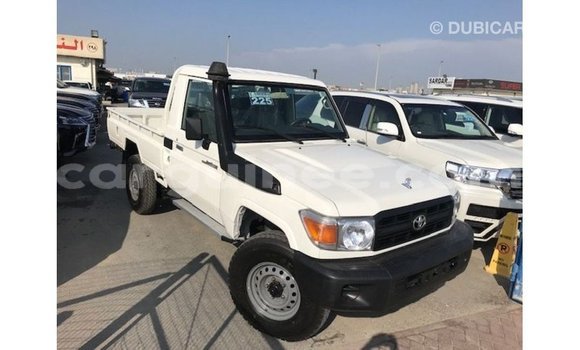 Acheter Import Voiture Toyota Land Cruiser Blanc à Import - Dubai, Conakry Acheter Import Voiture Toyota Land Cruiser Blanc à Import - Dubai, Conakry
