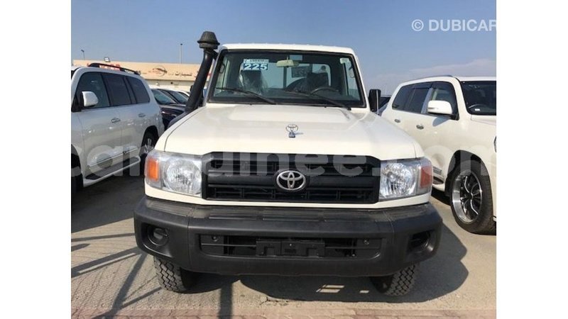 Big with watermark toyota land cruiser conakry import dubai 4477