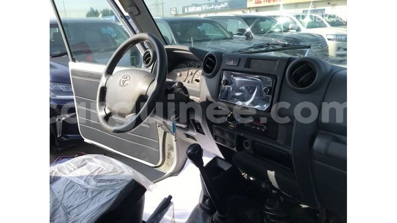 Big with watermark toyota land cruiser conakry import dubai 4477