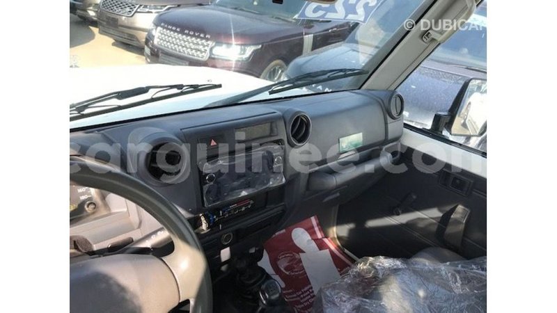 Big with watermark toyota land cruiser conakry import dubai 4477