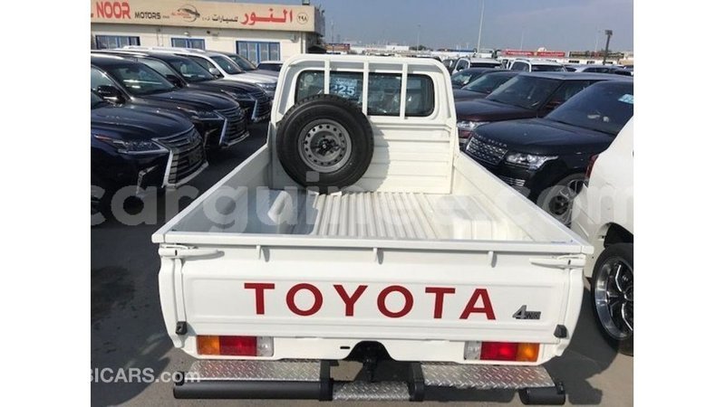 Big with watermark toyota land cruiser conakry import dubai 4477