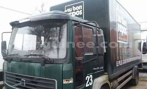 Buy Used Volvo FL180 Green Truck in Conakry in Conakry Buy Used Volvo FL180 Green Truck in Conakry in Conakry