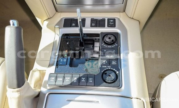 Buy Import Toyota Land Cruiser White Car in Import - Dubai in Conakry Buy Import Toyota Land Cruiser White Car in Import - Dubai in Conakry