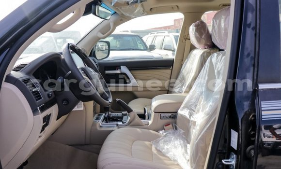 Buy Import Toyota Land Cruiser Black Car in Import - Dubai in Conakry Buy Import Toyota Land Cruiser Black Car in Import - Dubai in Conakry