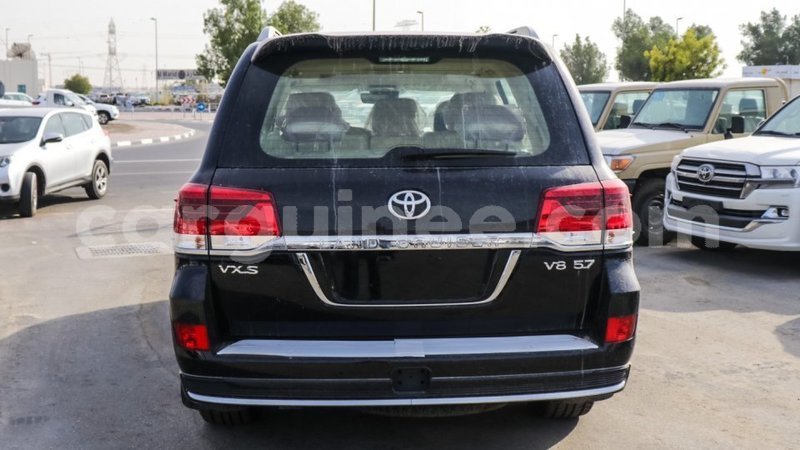 Big with watermark toyota land cruiser conakry import dubai 4492