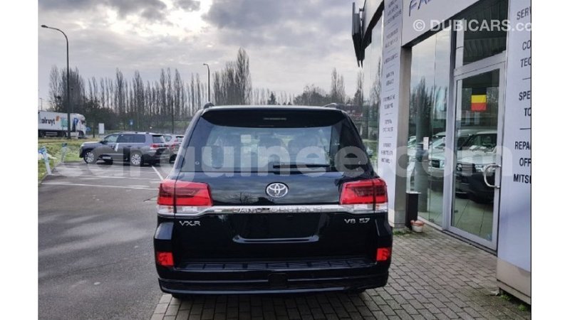 Big with watermark toyota land cruiser conakry import dubai 4493