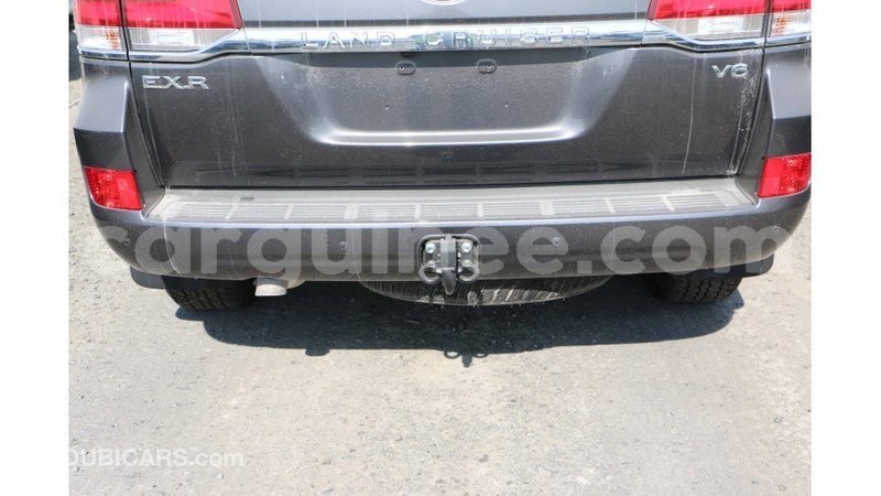 Big with watermark toyota land cruiser conakry import dubai 4499