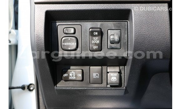 Buy Import Toyota Tundra White Car in Import - Dubai in Conakry Buy Import Toyota Tundra White Car in Import - Dubai in Conakry