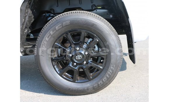 Buy Import Toyota Tundra White Car in Import - Dubai in Conakry Buy Import Toyota Tundra White Car in Import - Dubai in Conakry