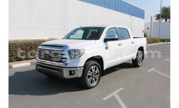 Buy Import Toyota Tundra White Car in Import - Dubai in Conakry Buy Import Toyota Tundra White Car in Import - Dubai in Conakry