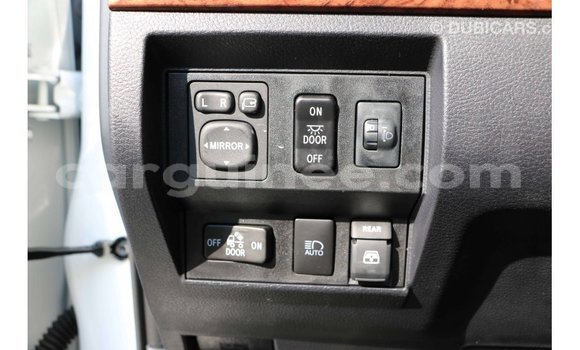 Buy Import Toyota Tundra White Car in Import - Dubai in Conakry Buy Import Toyota Tundra White Car in Import - Dubai in Conakry