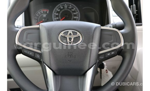 Buy Import Toyota Hiace White Car in Import - Dubai in Conakry Buy Import Toyota Hiace White Car in Import - Dubai in Conakry