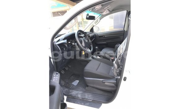 Buy Import Toyota Hilux White Car in Import - Dubai in Conakry Buy Import Toyota Hilux White Car in Import - Dubai in Conakry